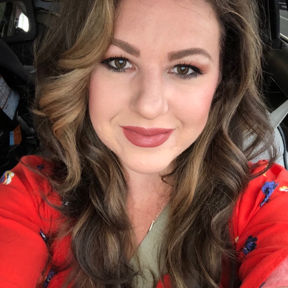 Meet your Posher, Kristina - Picture 2 of 2